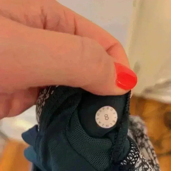 Lululemon Free To Be Moved Bra-Sz 8 - Picture 6 of 6